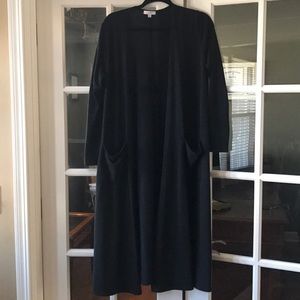 Noir LuLaRoe Sarah (worn and slight pilling)